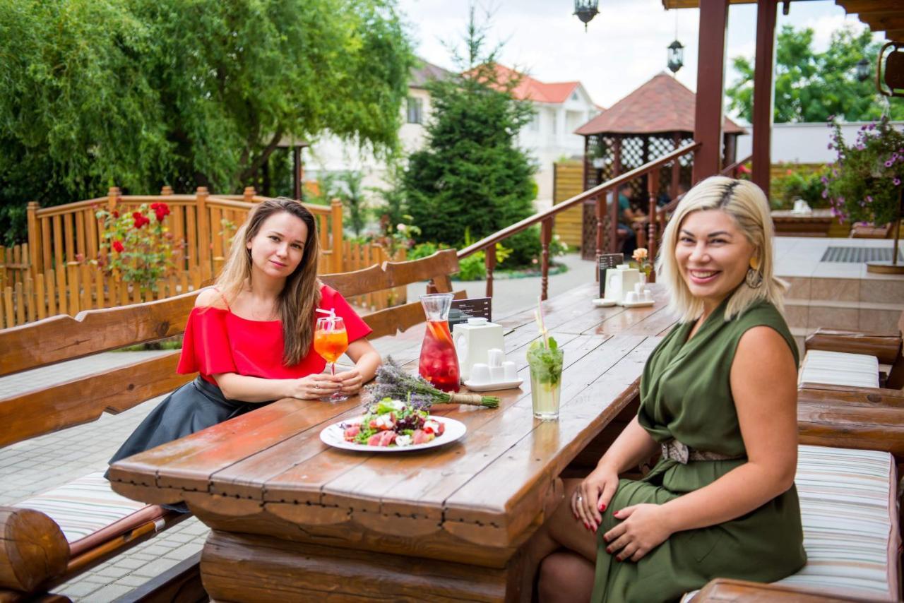 Комплекс Відпочинку Пампушка & Подушка Hotel Burlacha Balka Exterior foto